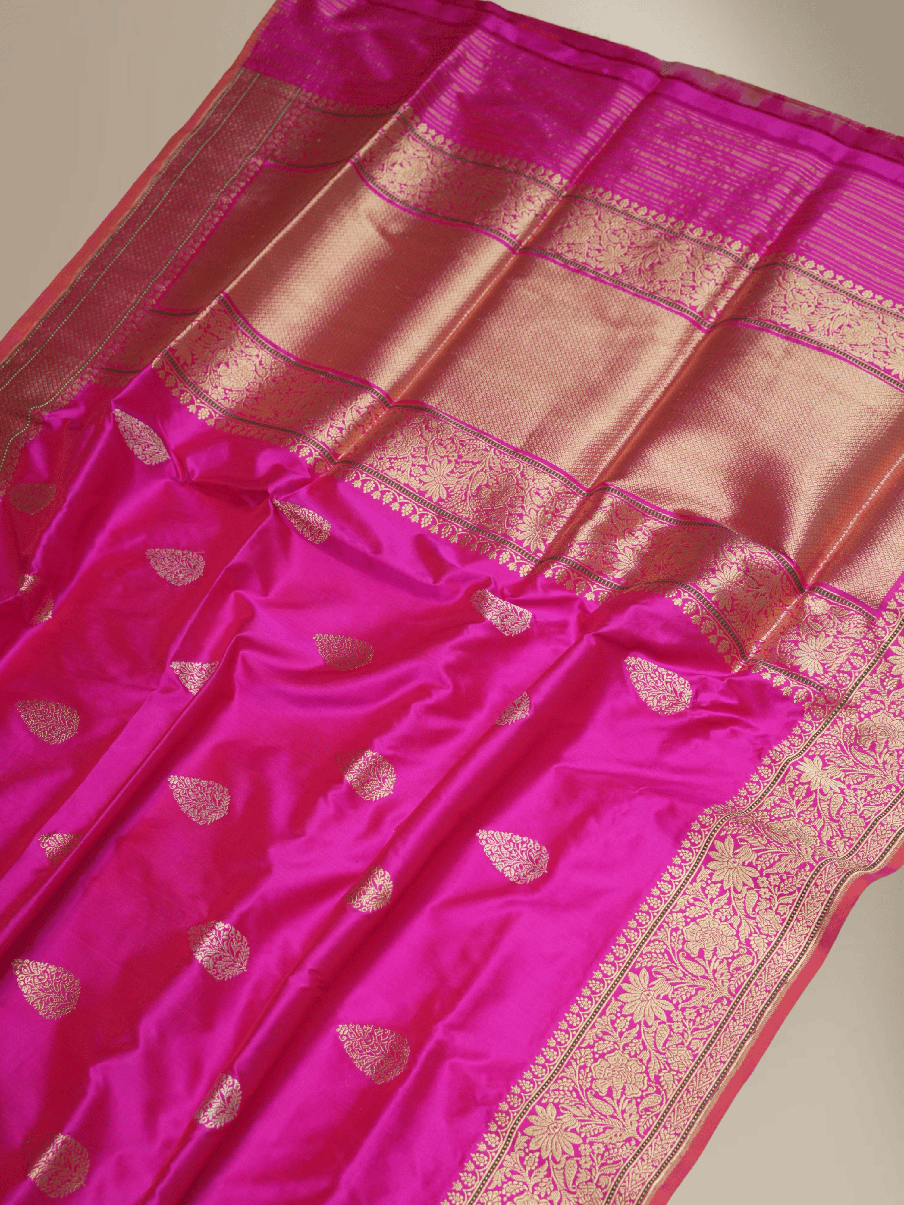Rani Pure Katan Silk Kadwa Motif Handloom Banarasi Sarees