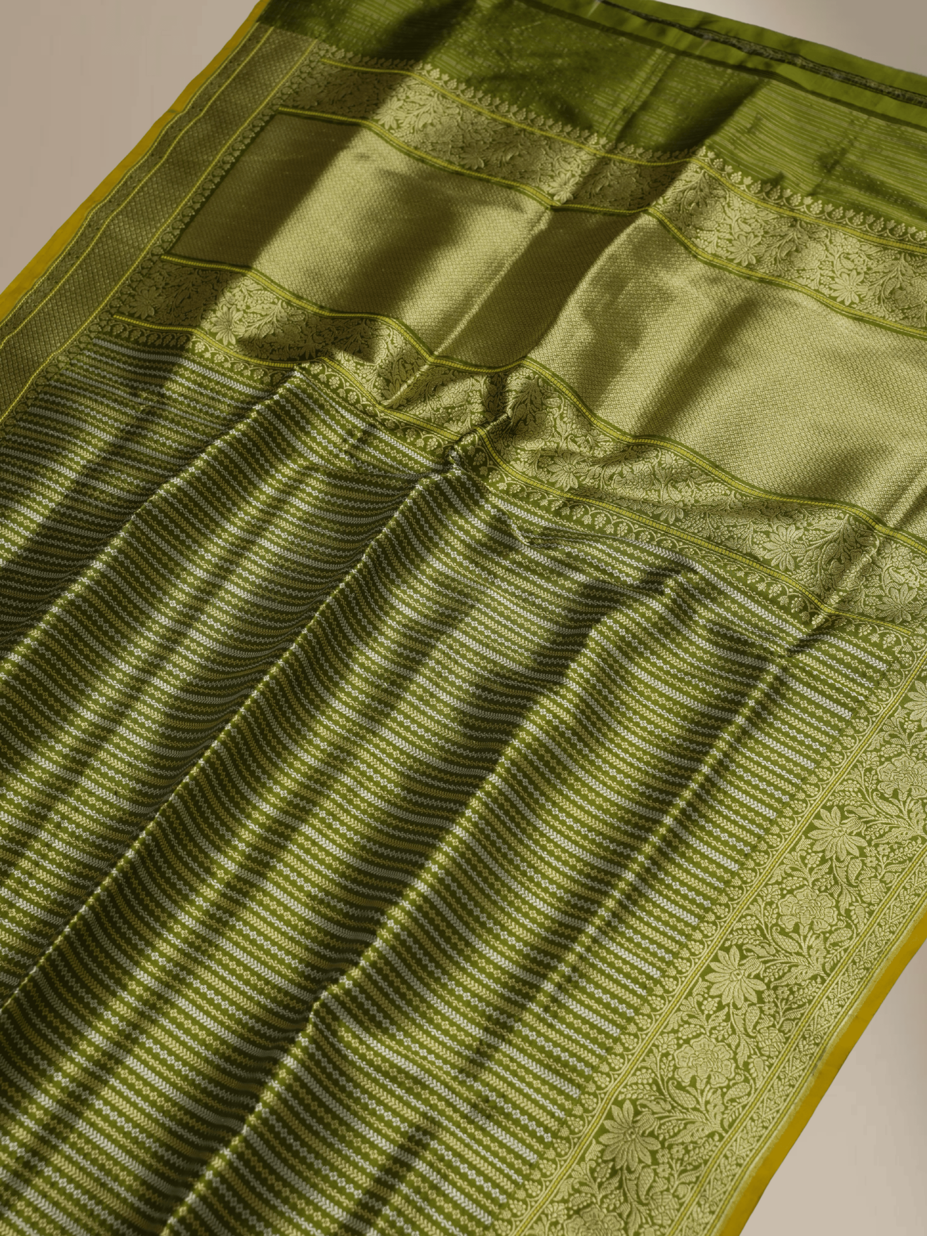 Green Pure Katan Silk Sona Ropa kadiyal Strip Handloom Banarasi Sarees