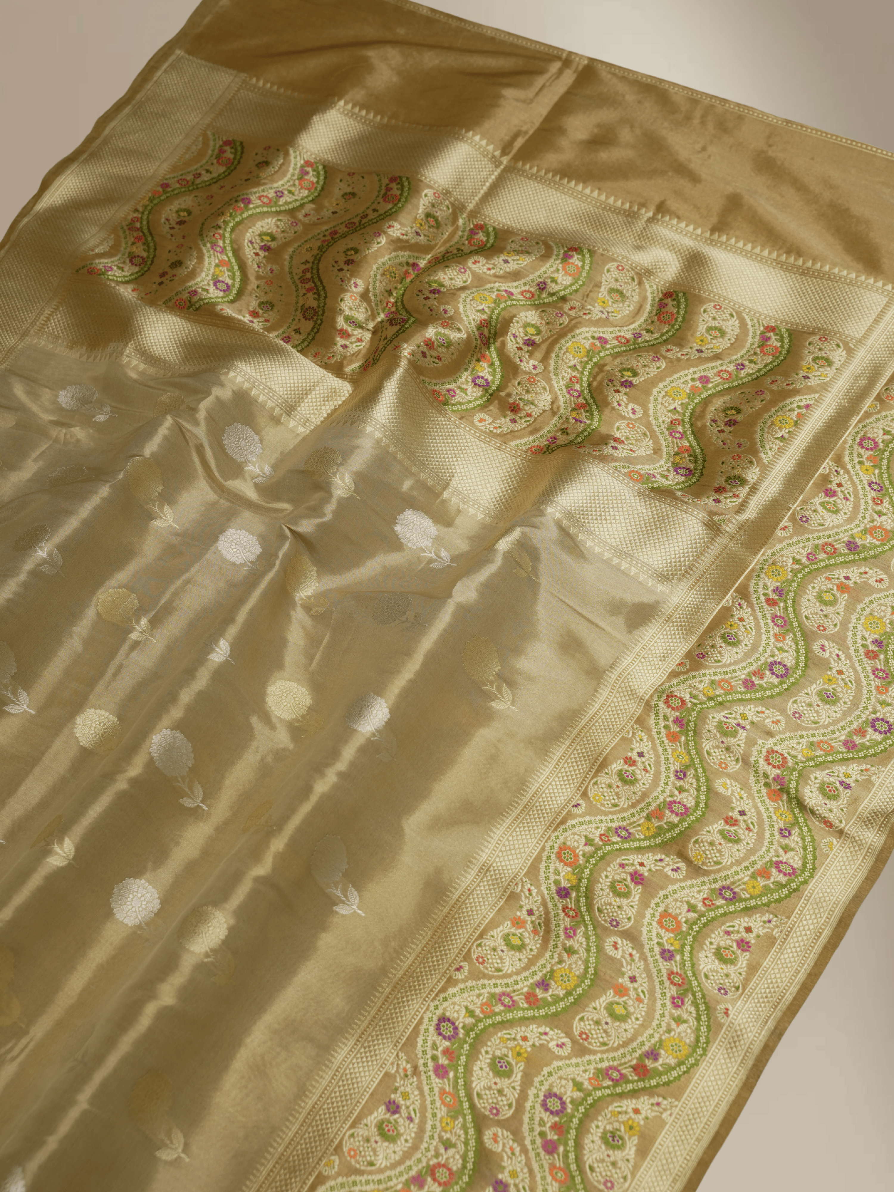 Gold Pure Tissue Silk Ropa Sona Kadiyal Booti Handloom Banarasi sarees