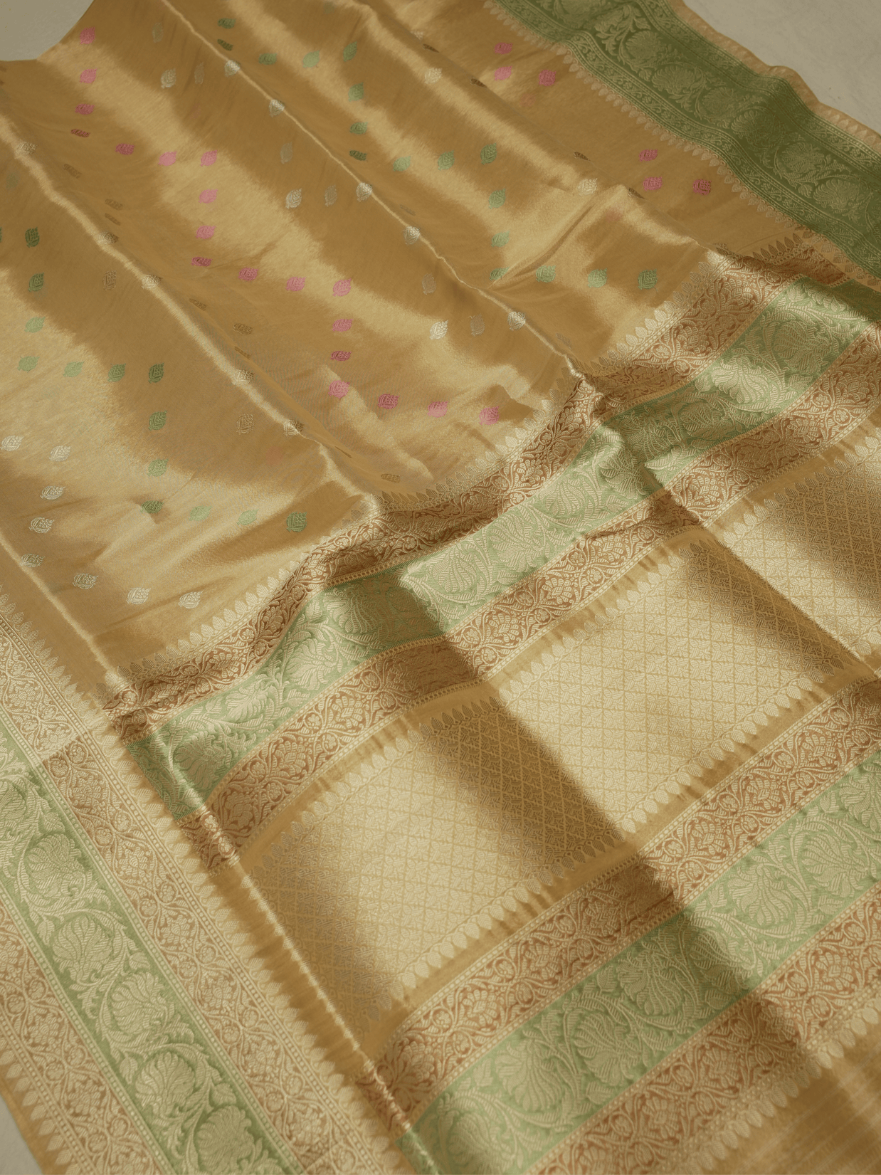 Gold Pure Tissue Silk Ropa Sona Kadiyal Booti Handloom Banarasi sarees