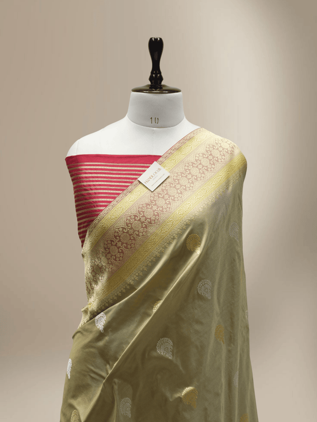 Grey Pure Katan Silk Kadwa Rupa Sona Motif Handloom Banarasi Sarees