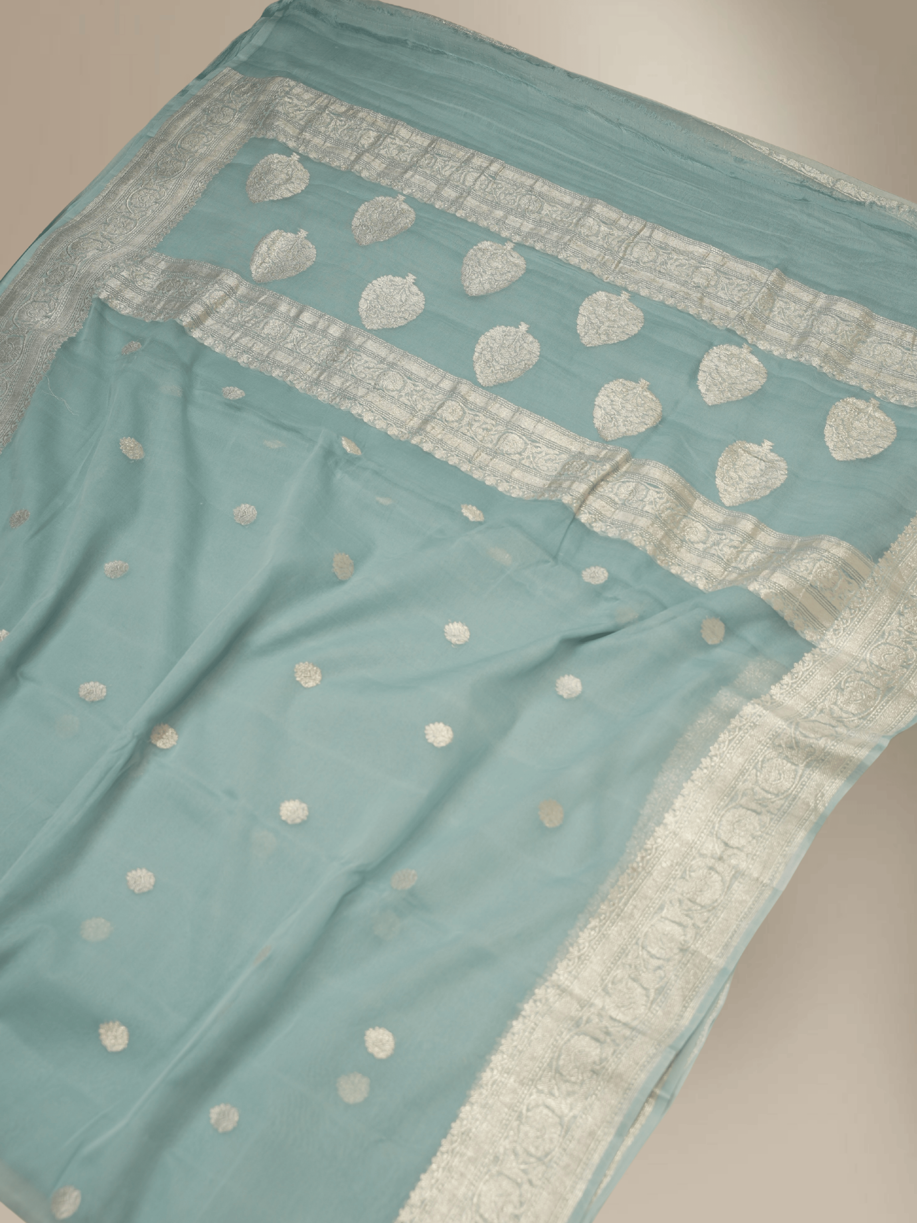 Pure Georgette kadua Banarasi Handloom Saree - Light Grey