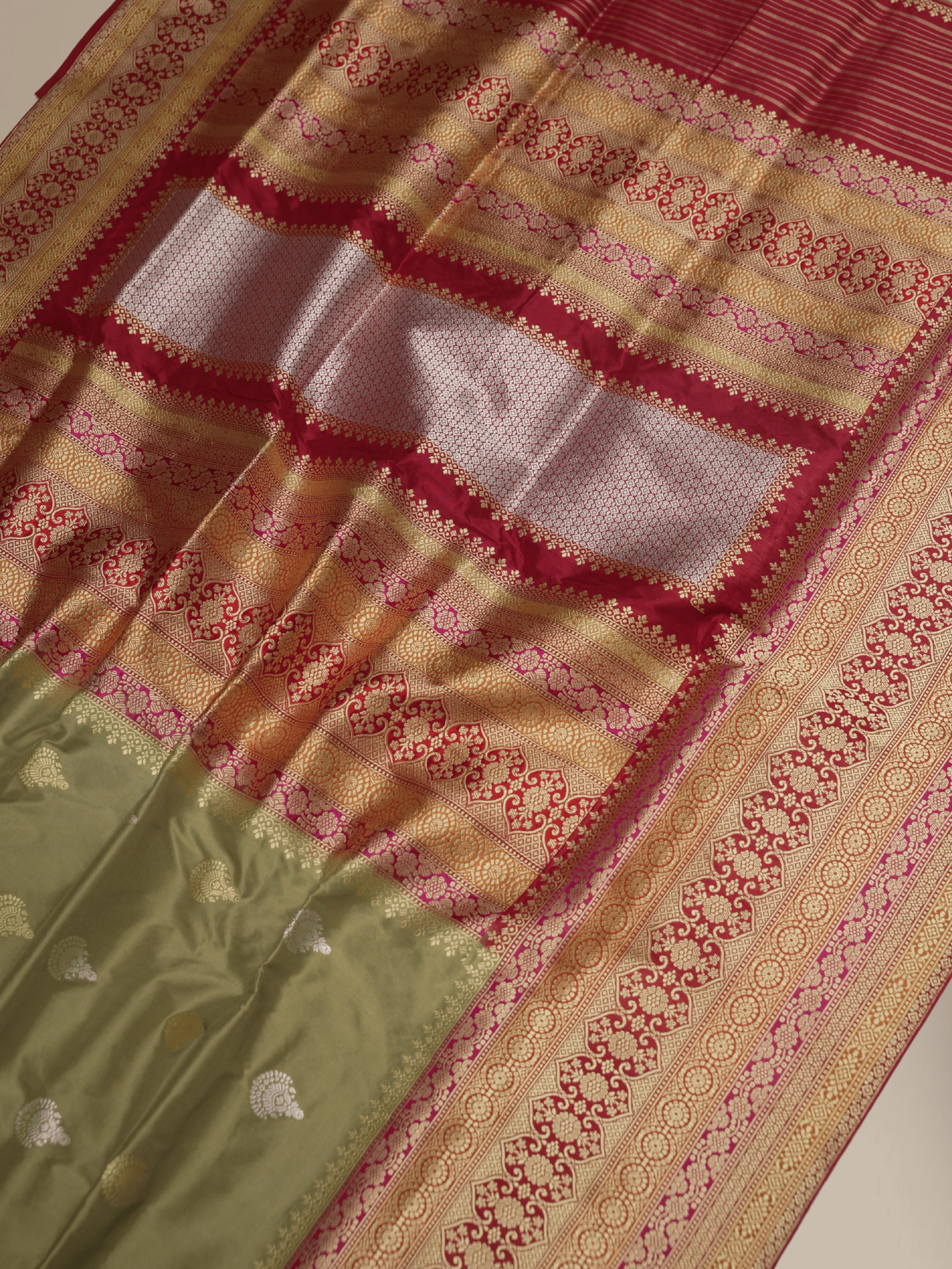 Grey Pure Katan Silk Kadwa Rupa Sona Motif Handloom Banarasi Sarees