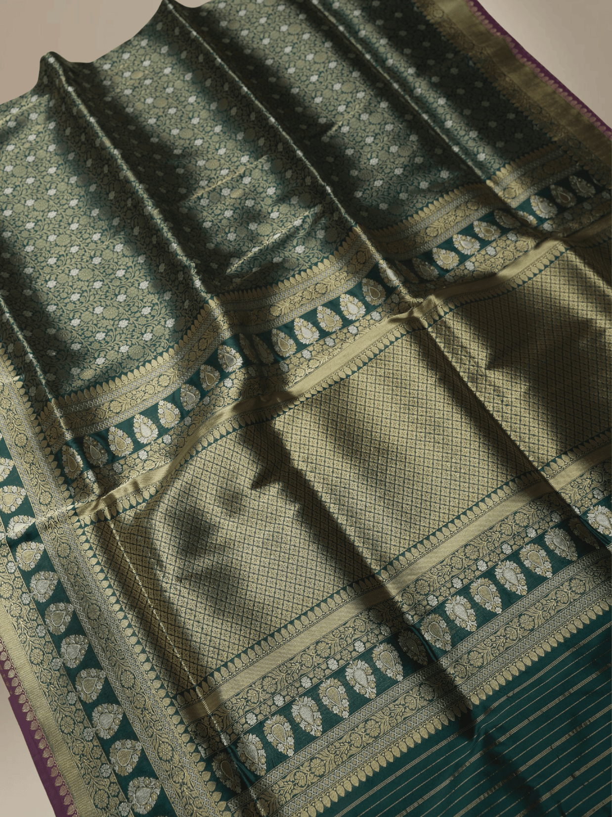 Royal Green Pure Katan Silk kadiyal Jaal Handloom Banarasi Sarees