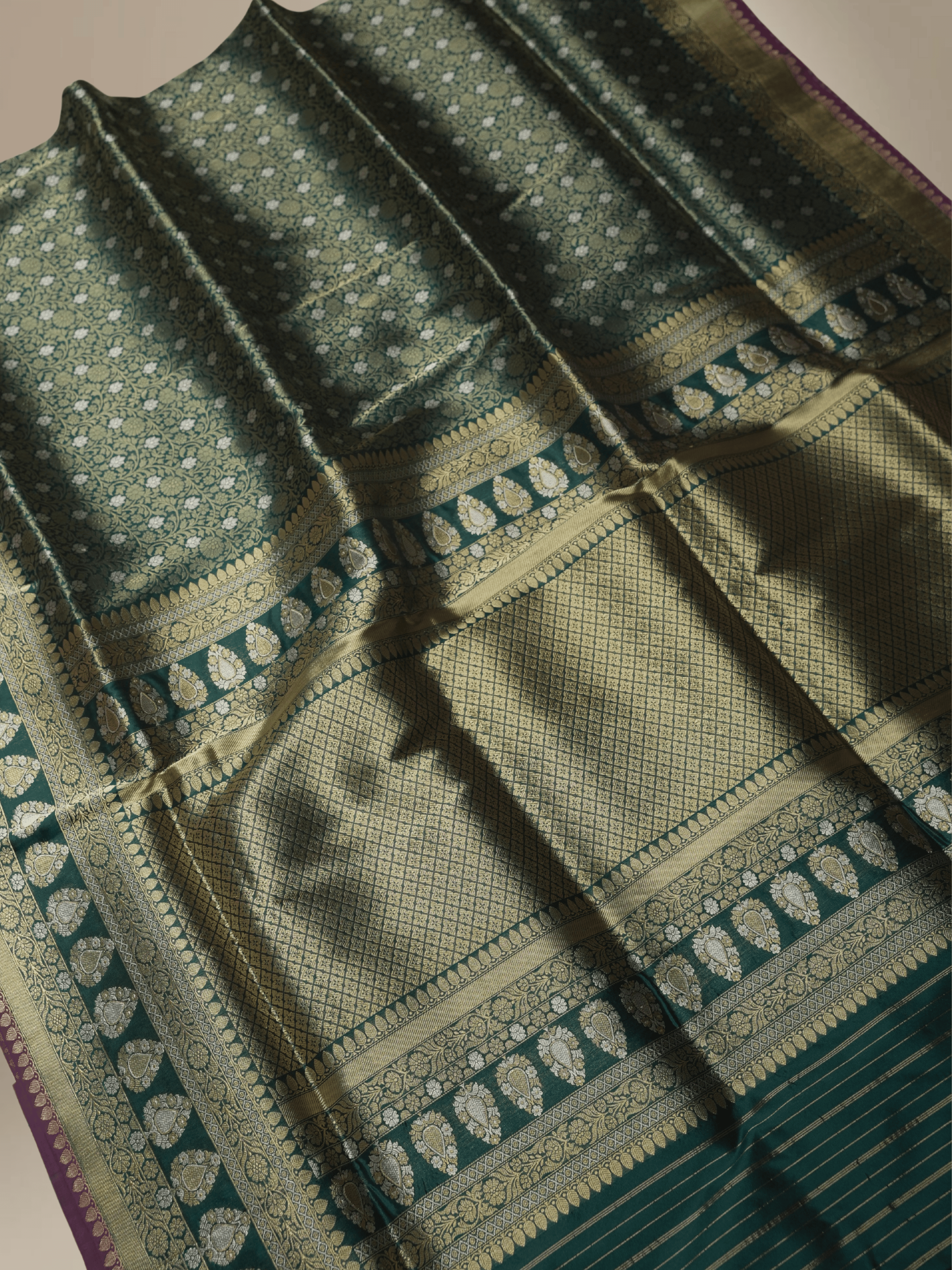 Royal Green Pure Katan Silk kadiyal Jaal Handloom Banarasi Sarees