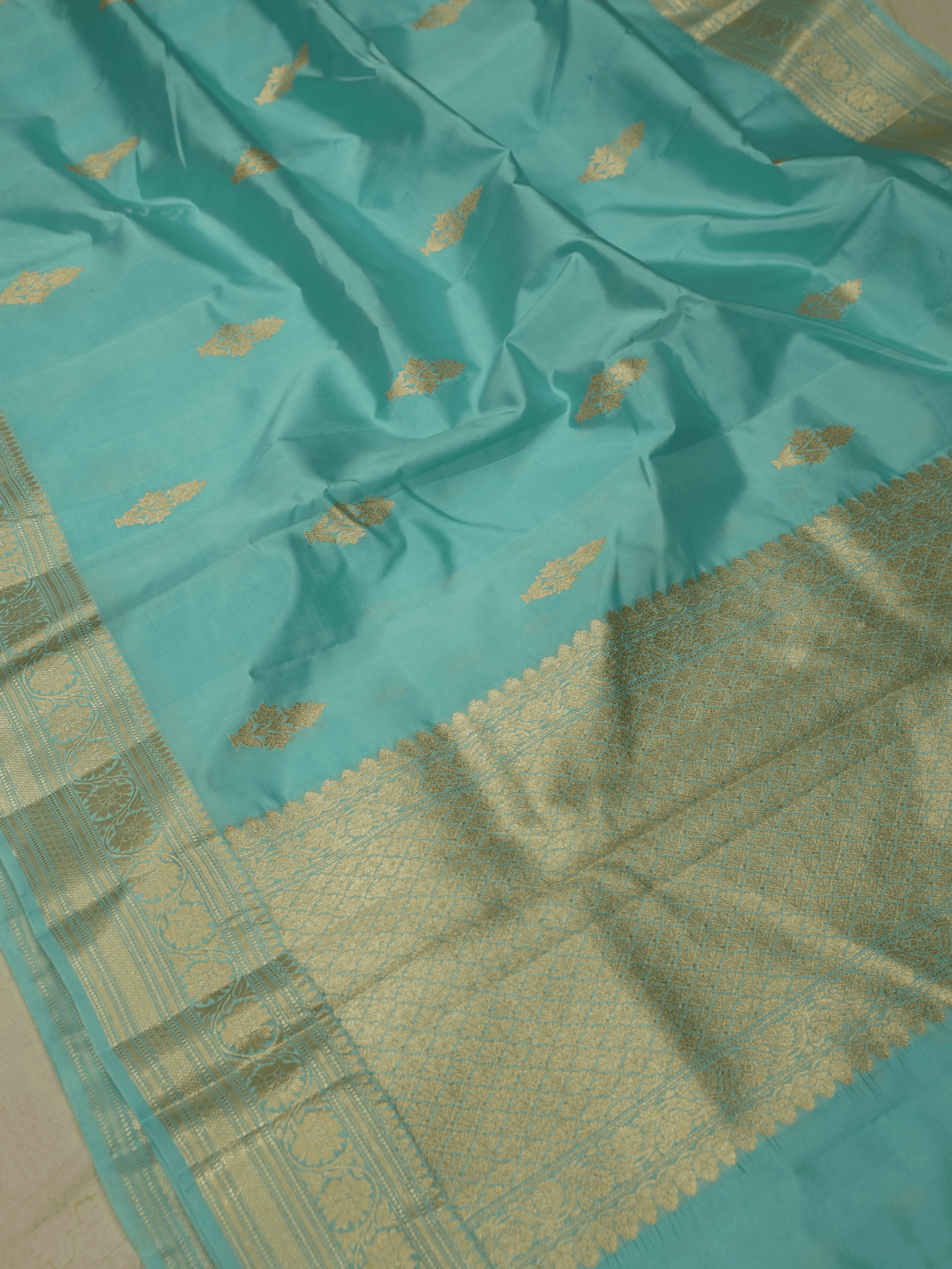 Light Sea Green Pure Kadwa Raw Mango Silk Buta Banarasi Saree