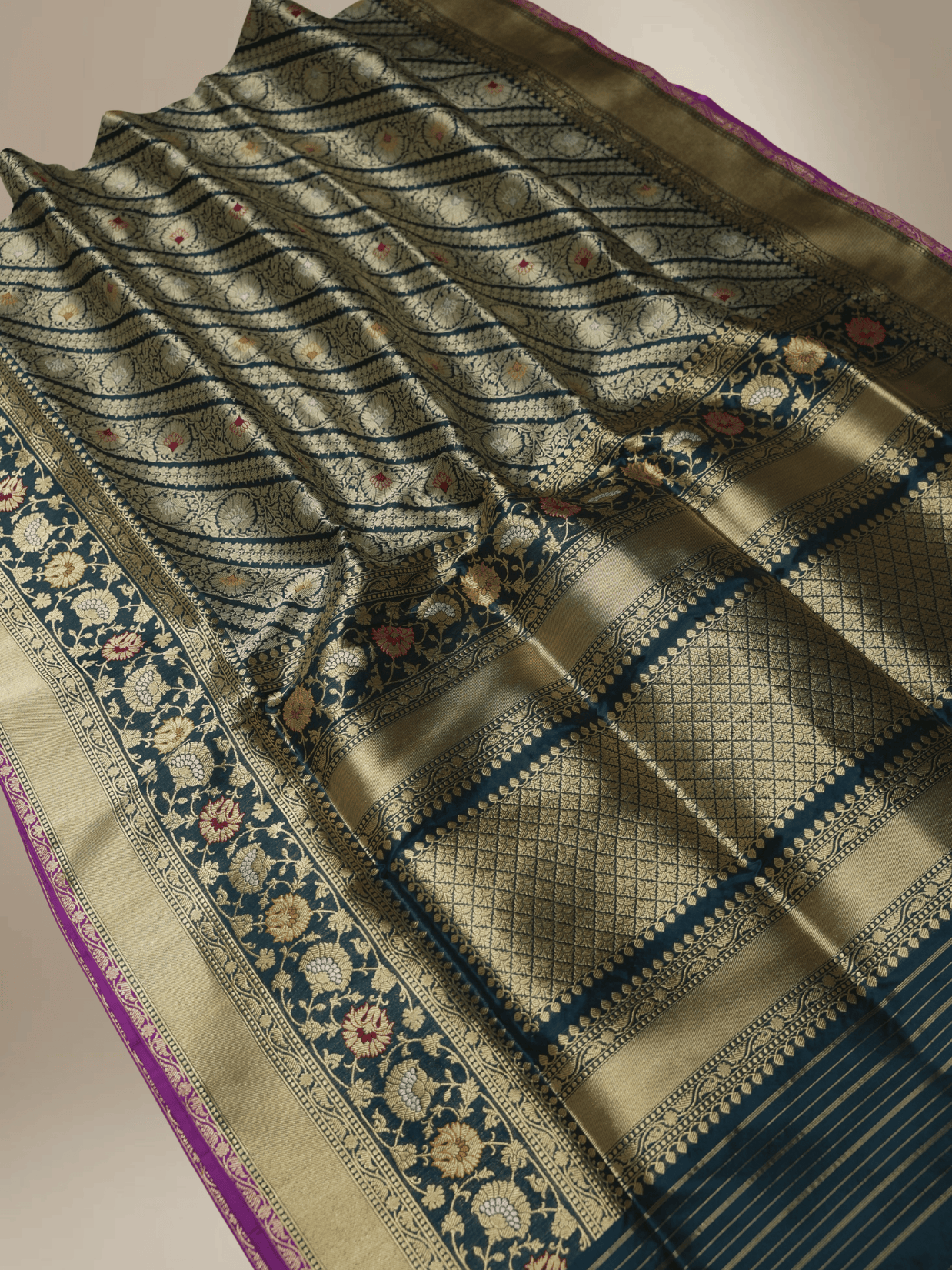 Green Pure Katan Silk Jangla Mina kadiyal Jaal Motilf Handloom Banarasi Sarees