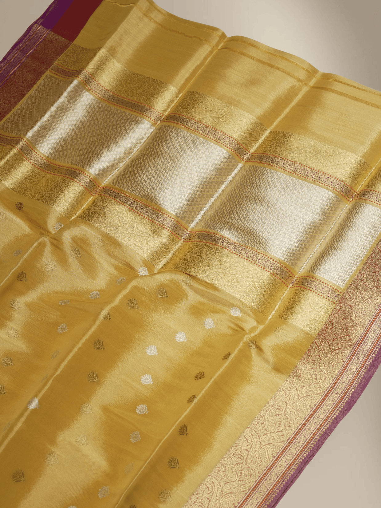 Gold Pure Tissue Silk Ropa Sona Kadiyal Booti Handloom Banarasi sarees