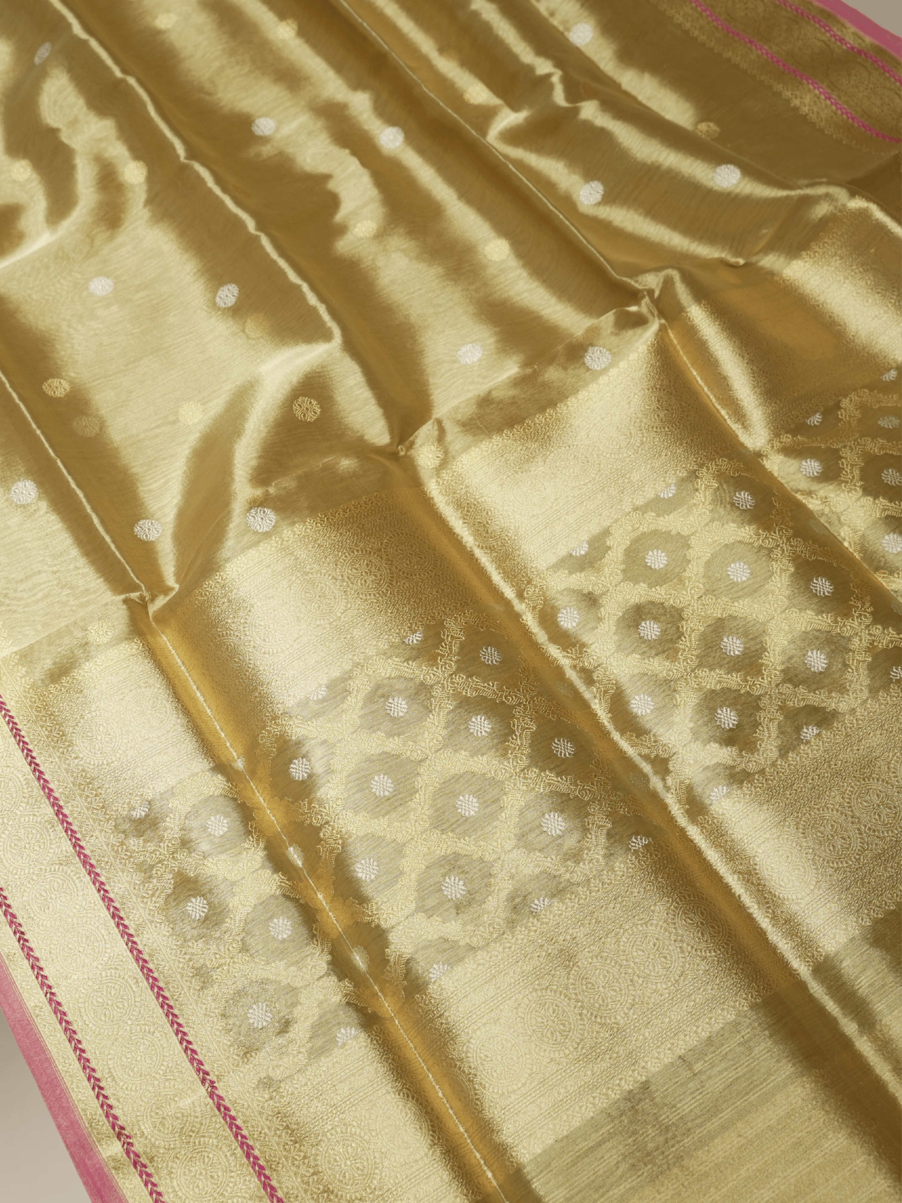 Gold Pure Tissue Silk Ropa Sona Kadiyal Booti Handloom Banarasi sarees