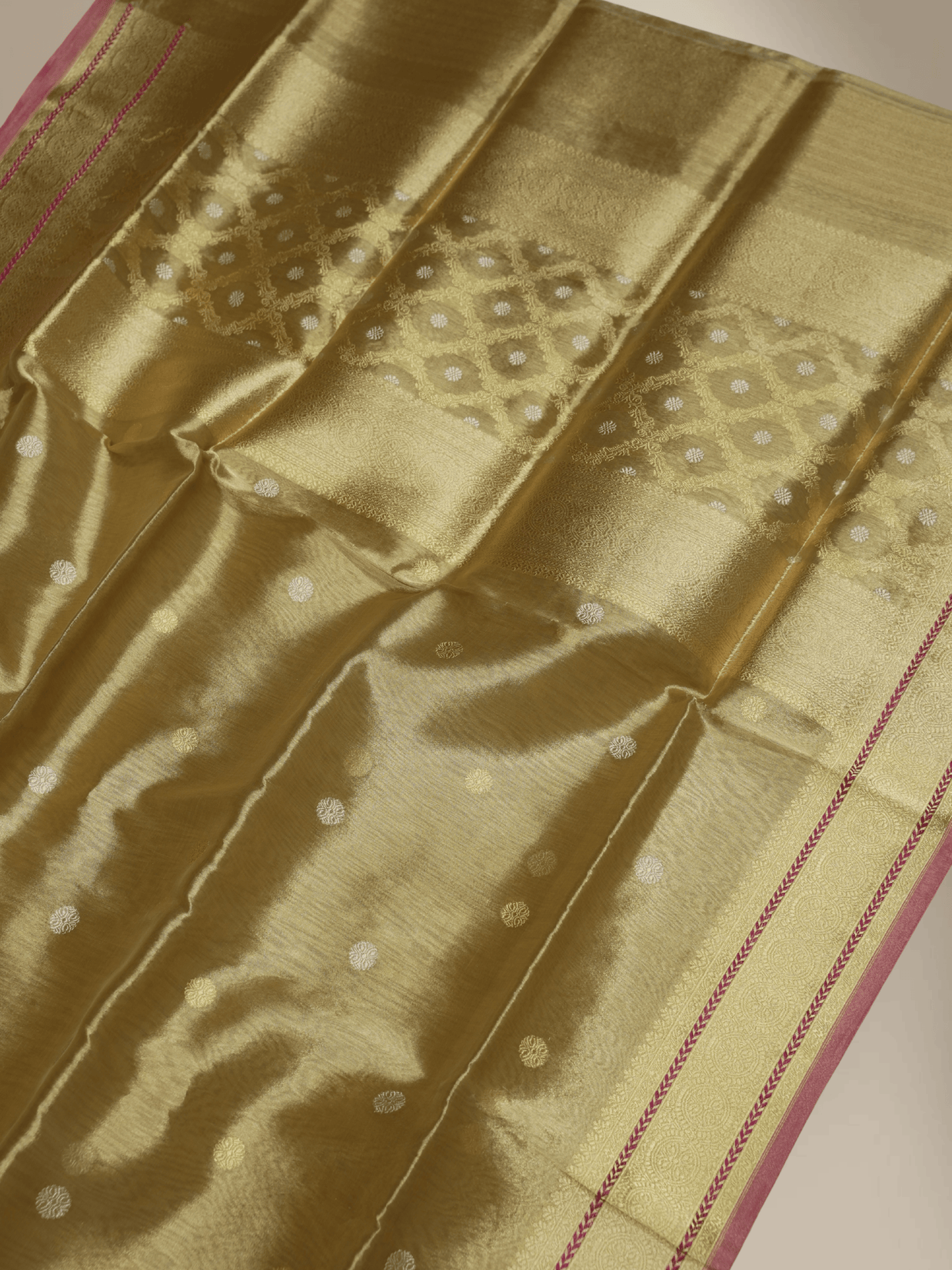 Gold Pure Tissue Silk Ropa Sona Kadiyal Booti Handloom Banarasi sarees