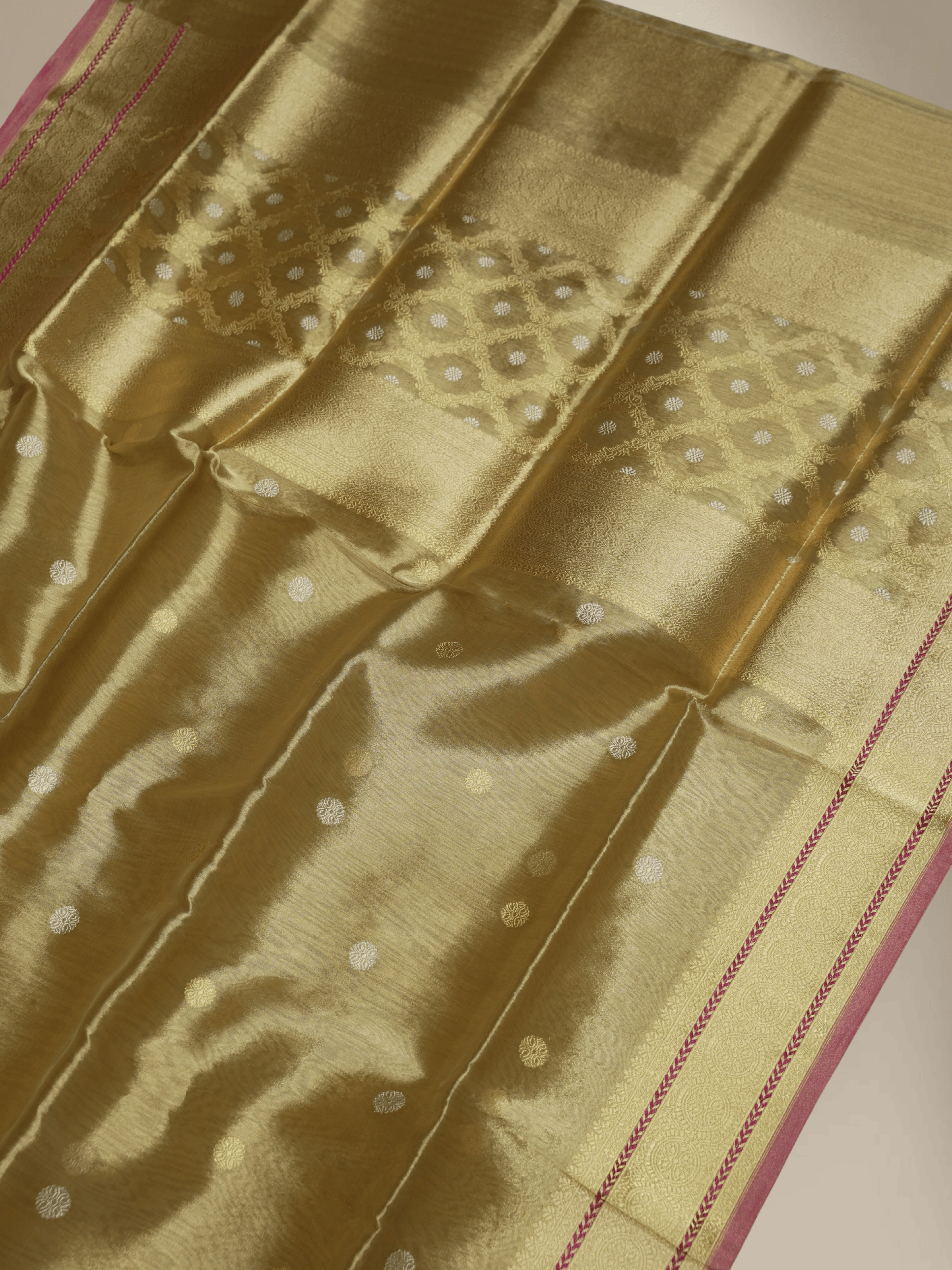 Gold Pure Tissue Silk Ropa Sona Kadiyal Booti Handloom Banarasi sarees