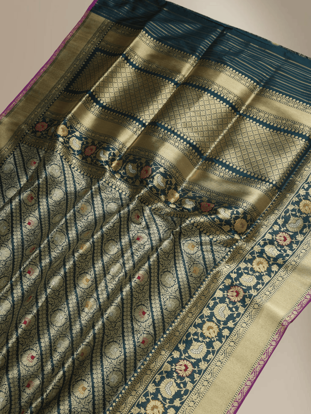 Green Pure Katan Silk Jangla Mina kadiyal Jaal Motilf Handloom Banarasi Sarees