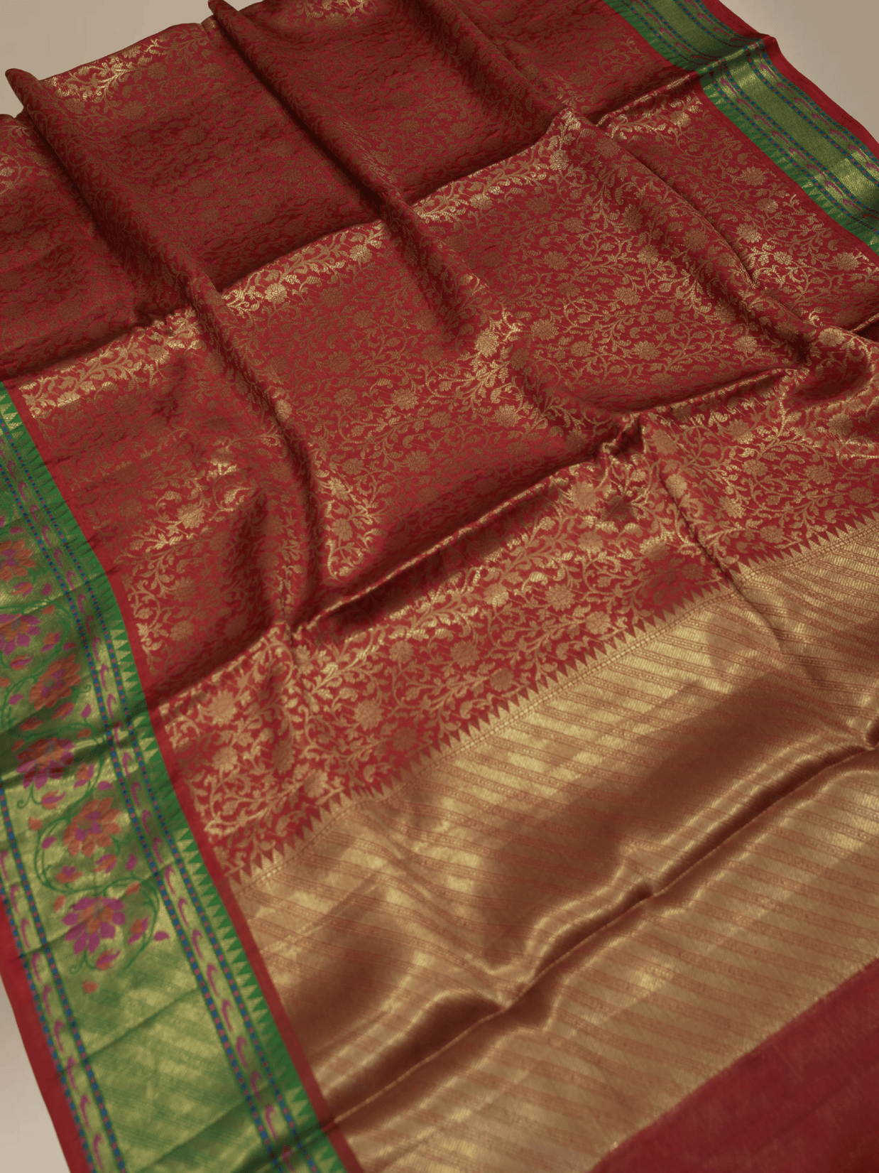 Red Colour Katan Banarasi Silk Broket Tanchui With Green Contrast tilfi Border
