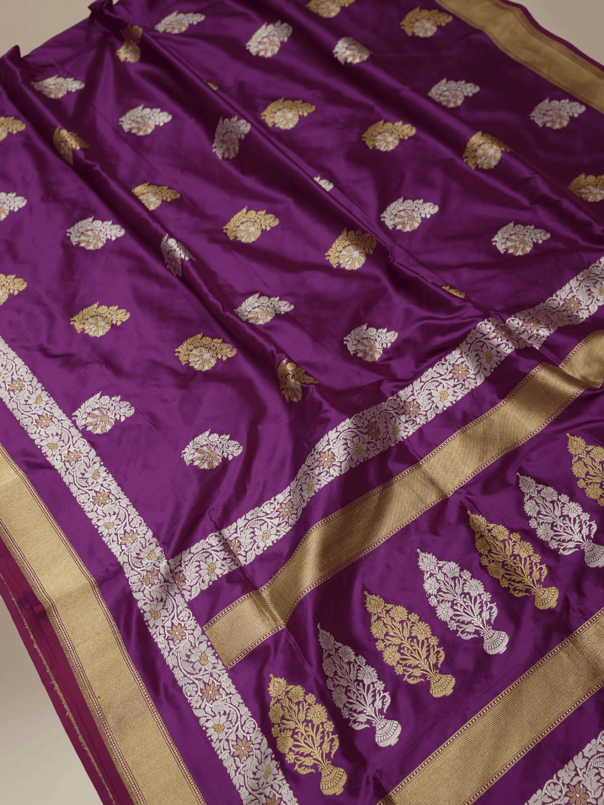 Royal Magenta Pure Katan Silk Sona Ropa kadiyal Motif Handloom Banarasi Sarees