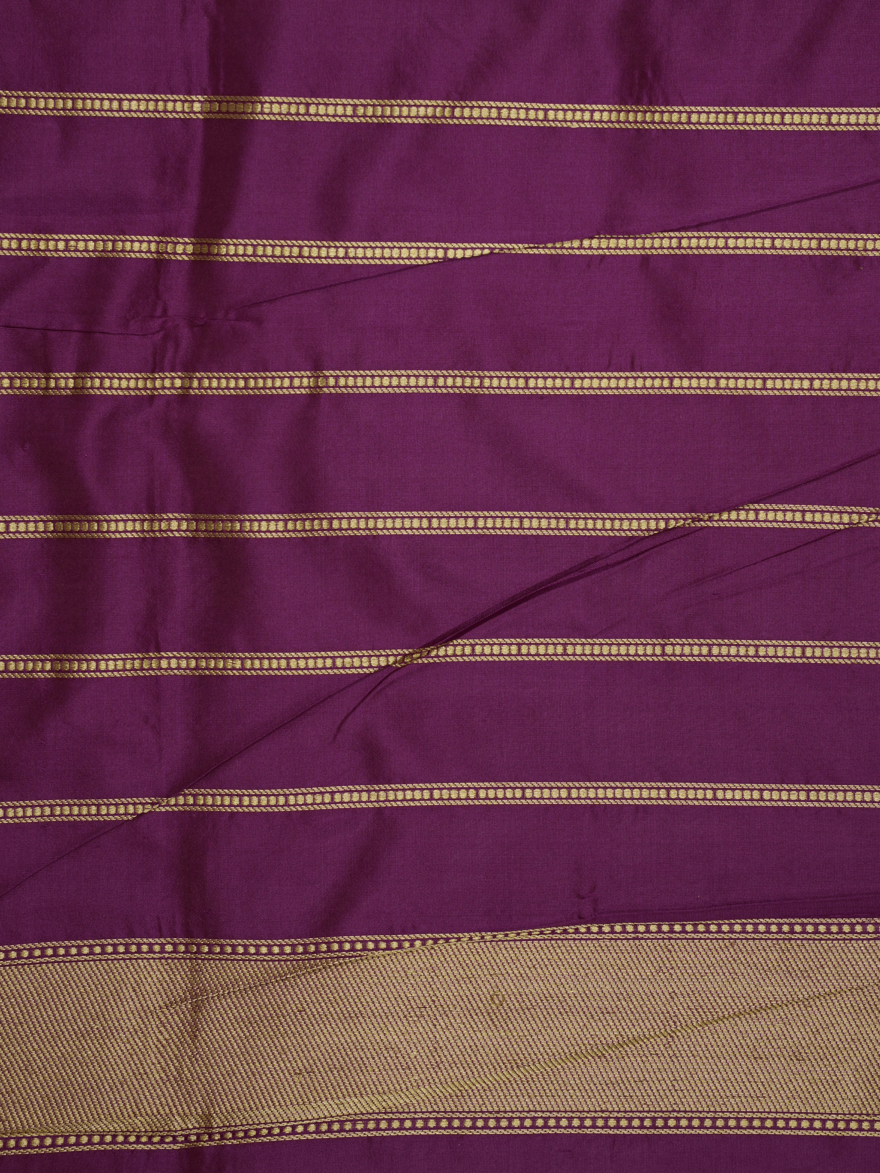 Royal Magenta Pure Katan Silk Sona Ropa kadiyal Motif Handloom Banarasi Sarees